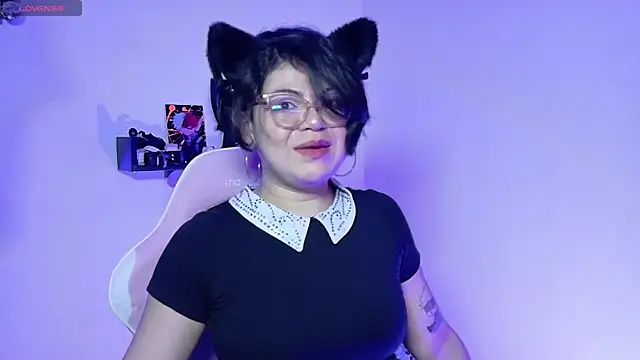 Snapshot of Meow_cat4 chatting on 06.17.26 Meow cat4 online show from 06.17.26