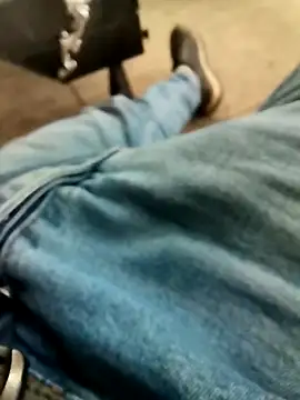 Snapshot of Singlemaleforcouples chatting on 12.20.24 Singlemaleforcouples online show from 12.20.24