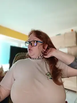Snapshot of CURVYSAKURA chatting on 06.18.26 CURVYSAKURA online show from 06.18.26