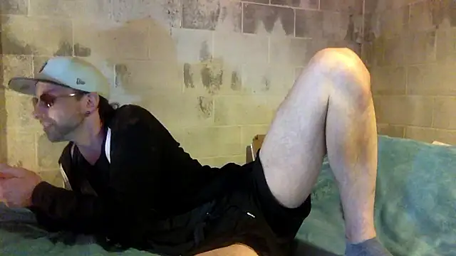 Snapshot of thierrybae chatting on 06.12.26 thierrybae online show from 06.12.26