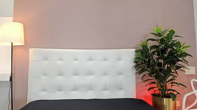 liahglow online show from 07.08.26