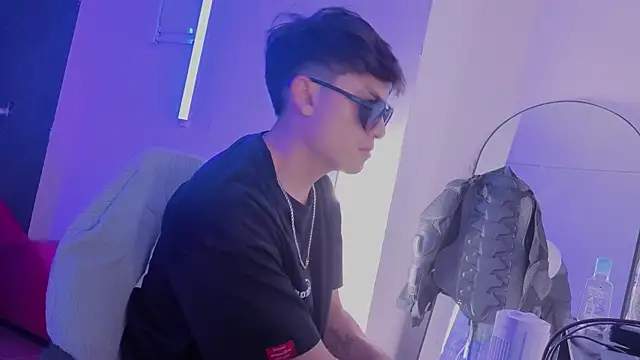 Snapshot of angel_still_ chatting on 07.15.26 angel still online show from 07.15.26