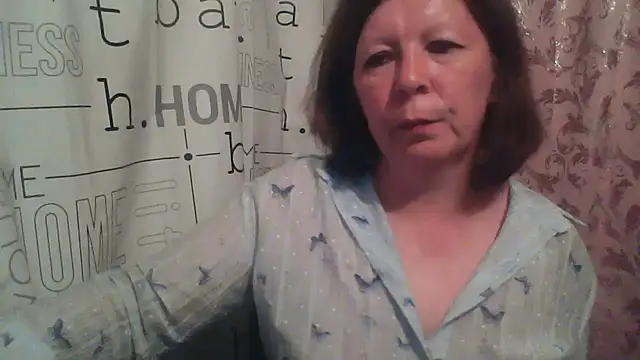 Snapshot of Schastlivaya43 chatting on 06.25.26 Schastlivaya43 online show from 06.25.26