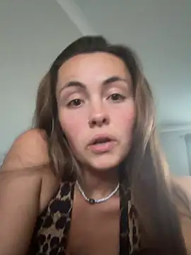 Lucysaphire online show from 06.08.26
