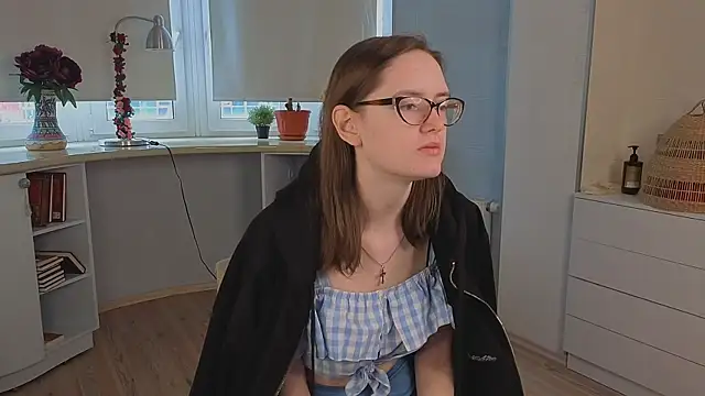 EstelaWeninger online show from 06.30.26