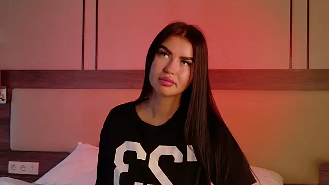 leonameilee online show from 06.30.26