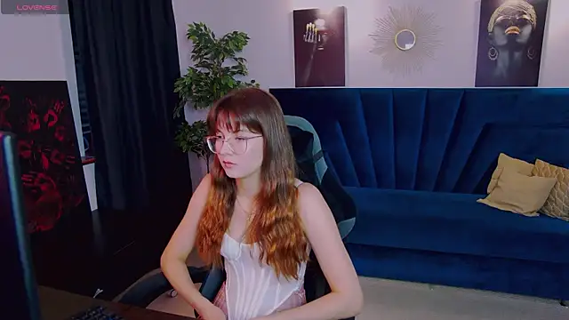 KatyNuar online show from 06.10.26