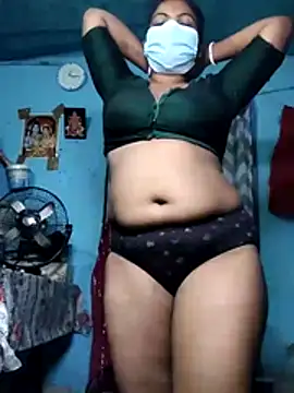 Snapshot of Mis-maya chatting on 06.30.26 Mis-maya online show from 06.30.26