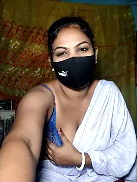 Snapshot of Mis-maya chatting on 07.17.26 Mis-maya online show from 07.17.26