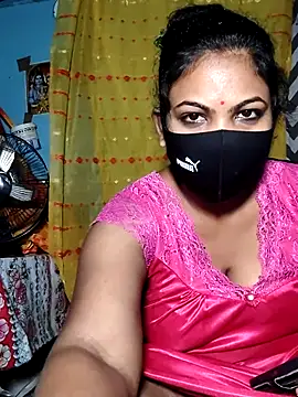 Snapshot of Mis-maya chatting on 07.18.26 Mis-maya online show from 07.18.26