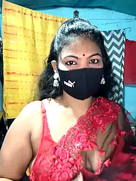 Snapshot of Mis-maya chatting on 07.24.26 Mis-maya online show from 07.24.26