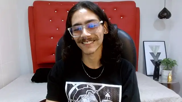 Snapshot of bigcock_robert chatting on 06.27.26 bigcock robert online show from 06.27.26