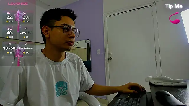 Snapshot of Ethan12_ chatting on 07.05.26 Ethan12 online show from 07.05.26
