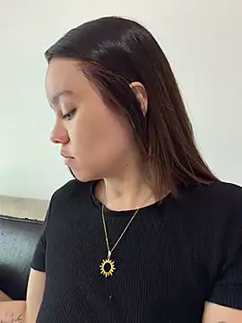 Emma Jonas online show from 07.11.26