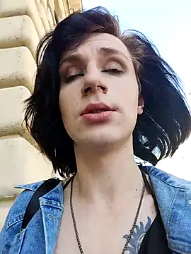 MickeQuinee online show from 07.17.26