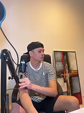 Snapshot of clarkdangerous chatting on 06.15.26 clarkdangerous online show from 06.15.26