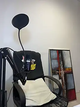 Snapshot of clarkdangerous chatting on 06.17.26 clarkdangerous online show from 06.17.26