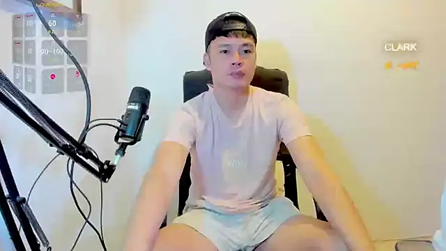 Snapshot of clarkdangerous chatting on 06.26.26 clarkdangerous online show from 06.26.26