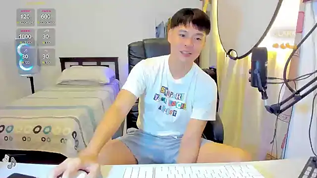 Snapshot of clarkdangerous chatting on 07.08.26 clarkdangerous online show from 07.08.26