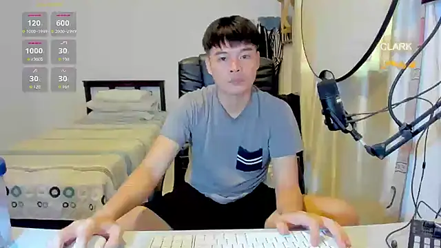 Snapshot of clarkdangerous chatting on 07.14.26 clarkdangerous online show from 07.14.26