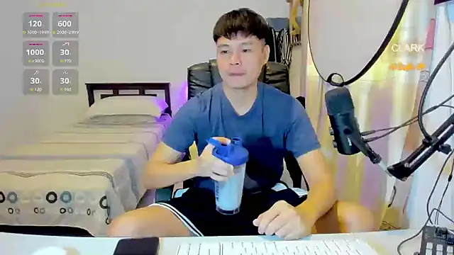 Snapshot of clarkdangerous chatting on 07.15.26 clarkdangerous online show from 07.15.26