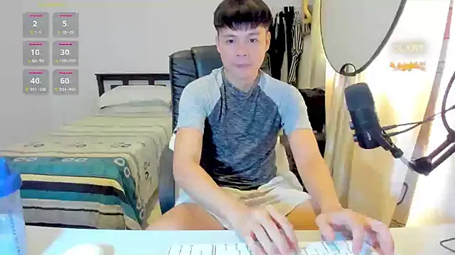Snapshot of clarkdangerous chatting on 07.18.26 clarkdangerous online show from 07.18.26