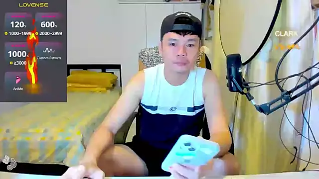 Snapshot of clarkdangerous chatting on 07.31.26 clarkdangerous online show from 07.31.26