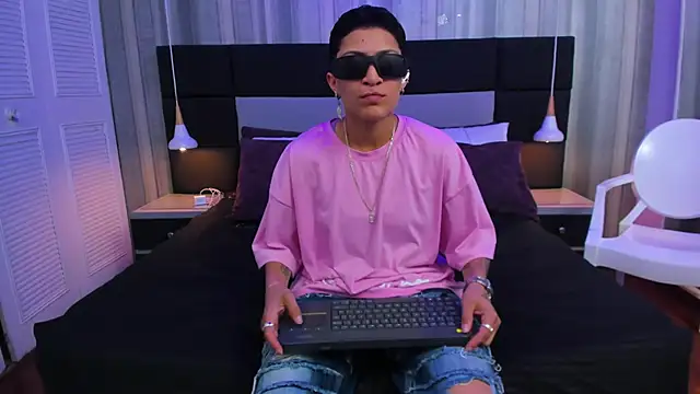 Pixelriott online show from 06.16.26