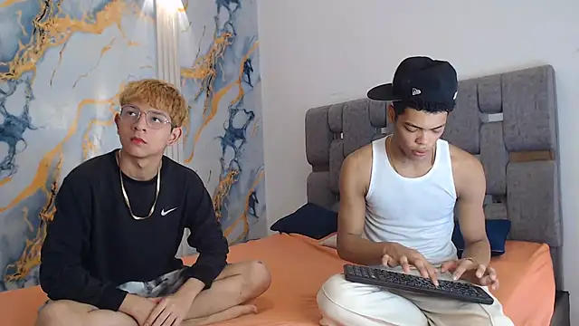 BLACK AND WHITET online show from 07.22.26