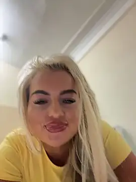 Snapshot of BarbieLeahX chatting on 06.09.26 BarbieLeahX online show from 06.09.26