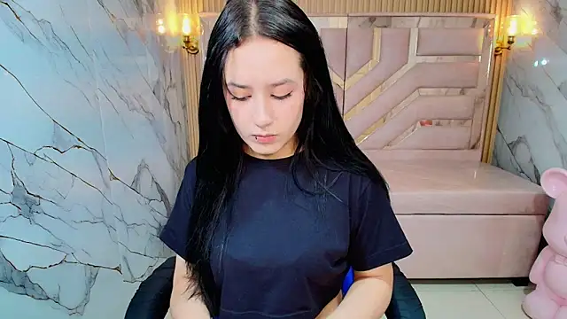 Aleja r  online show from 06.18.26