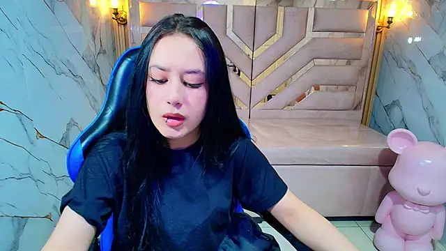 Aleja r  online show from 07.04.26