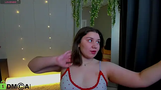 Velvet Kisss online show from 06.14.26