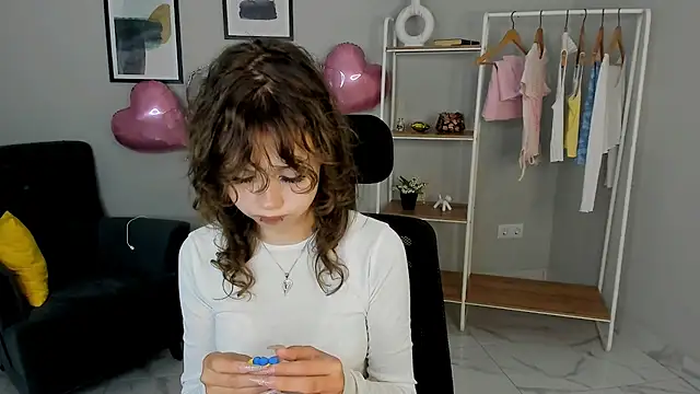 Snapshot of Annette_Bell chatting on 06.15.26 Annette Bell online show from 06.15.26