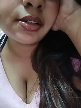 Yashika Kapoor online show from 06.11.26