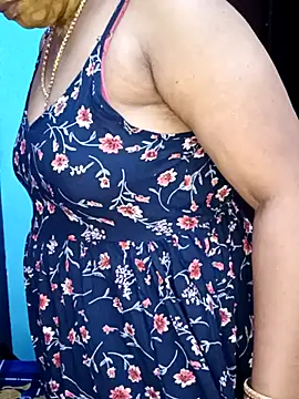 Snapshot of tamil_sarah chatting on 07.22.26 tamil sarah online show from 07.22.26