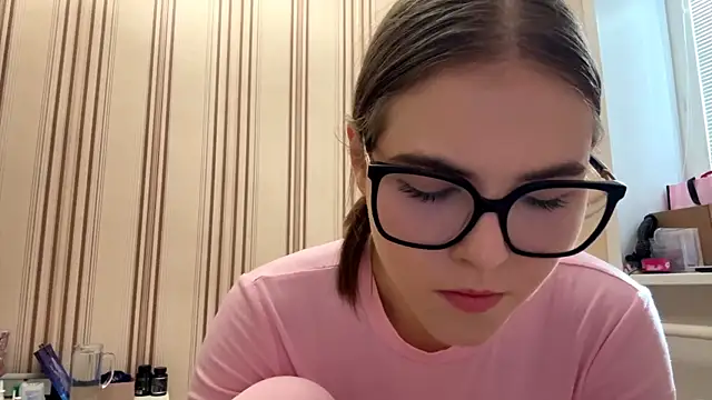 MiaWonderind online show from 06.28.26