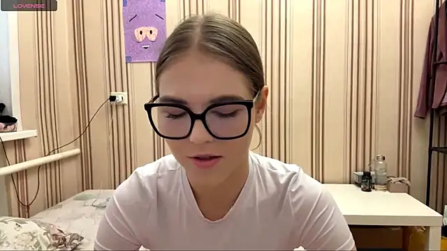 MiaWonderind online show from 07.22.26