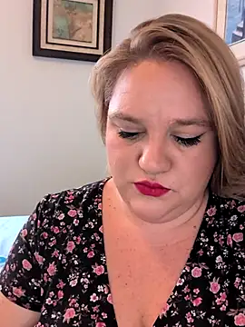 Snapshot of Jonesinjil chatting on 06.19.26 Jonesinjil online show from 06.19.26