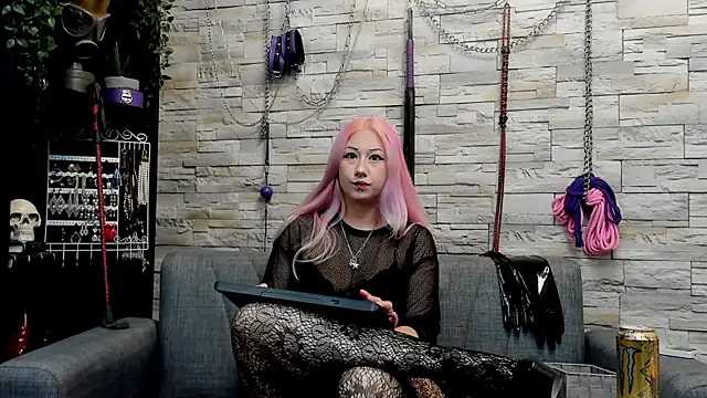 Miss Kaz online show from 08.09.26