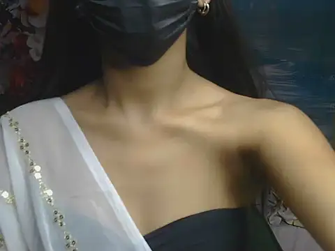 yours-ishu online show from 06.30.26