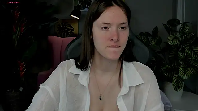 Snapshot of Eva_Leeee chatting on 08.06.26 Eva Leeee online show from 08.06.26