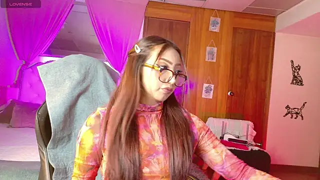 Snapshot of Cattleya_Love chatting on 07.23.26 Cattleya Love online show from 07.23.26