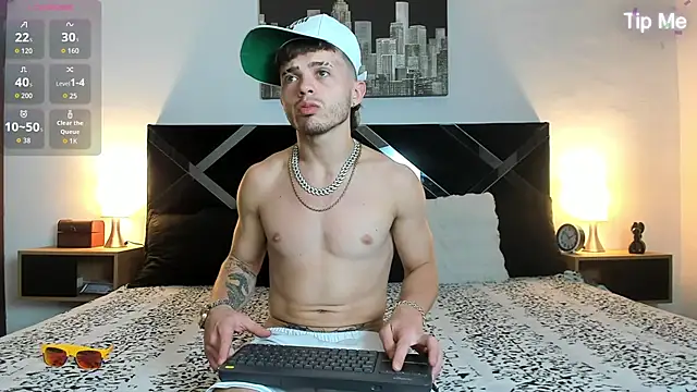 Snapshot of Zeus_damian21 chatting on 06.22.26 Zeus damian21 online show from 06.22.26