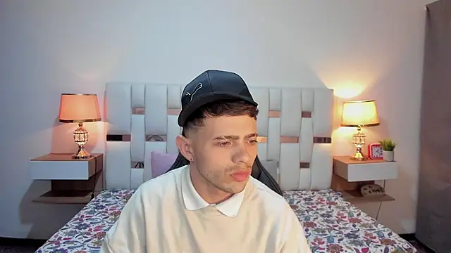 Snapshot of Zeus_damian21 chatting on 07.19.26 Zeus damian21 online show from 07.19.26