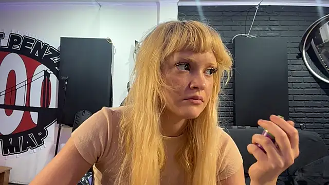 FreedaDeloach online show from 07.08.26