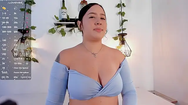 aisha duque  online show from 06.25.26