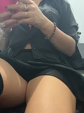SAKURA AKEMI online show from 06.17.26