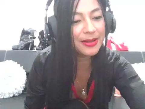 SAKURA AKEMI online show from 06.24.26