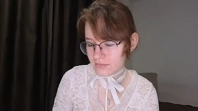 Snapshot of PliantMissus chatting on 07.12.26 PliantMissus online show from 07.12.26